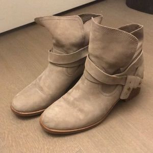 Ugg elora boot with stacked wooden heel